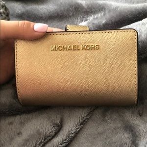 Jet Set Travel Pale Gold Wallet 💋